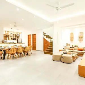  Villa Seaside Haven Charming 4br Villa, 5 Min To